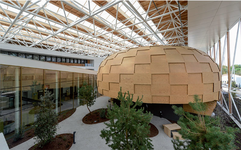 L’architecture du lieu est audacieuse. Un lieu unique de découverte des métiers de demain