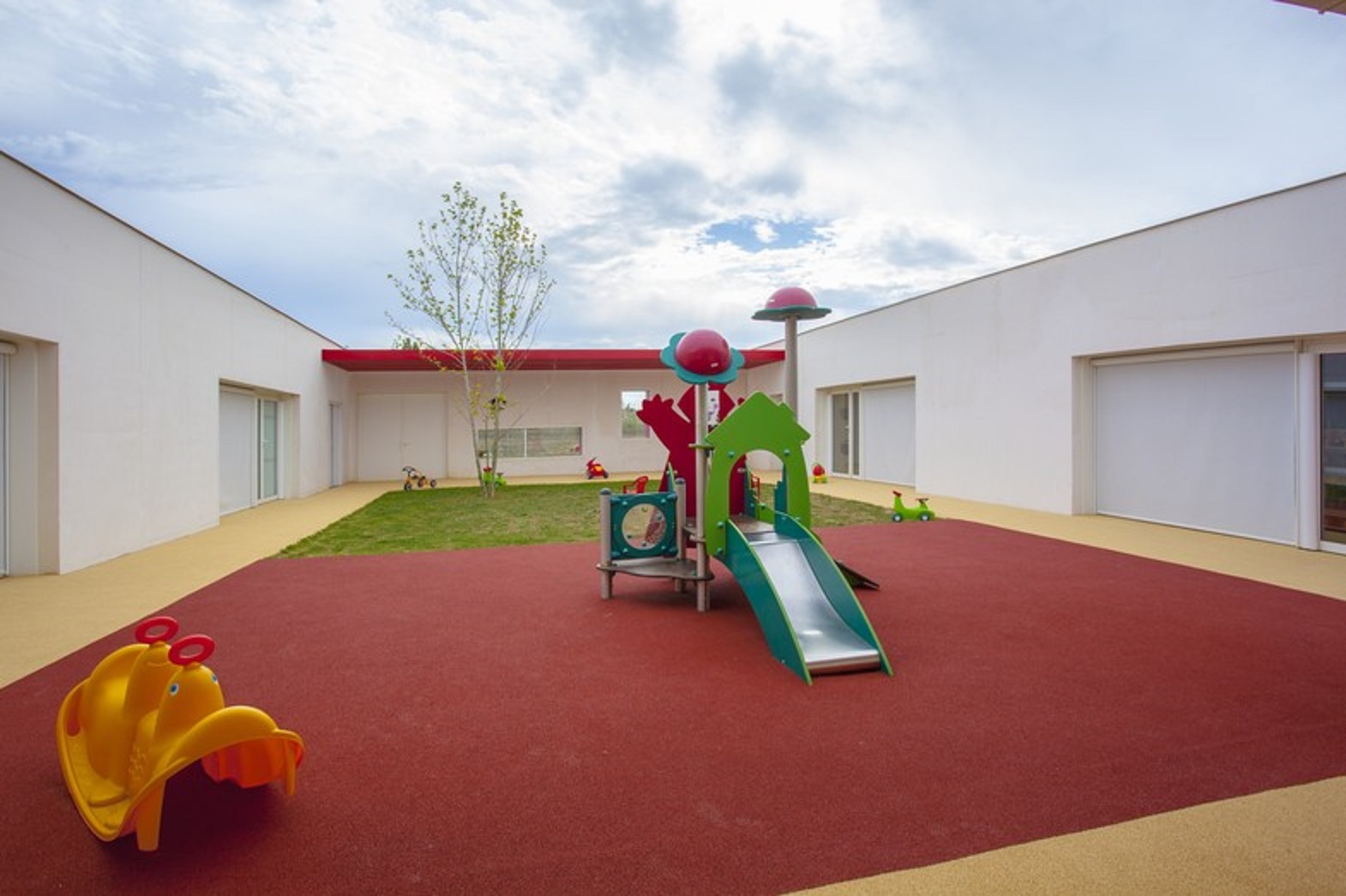 article crèche – béton dépolluant