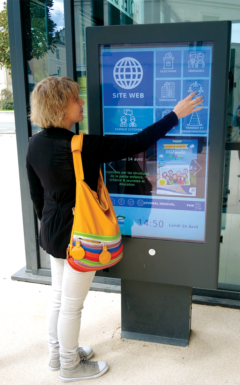 La Borne digitale remplace les panneaux d'affichage