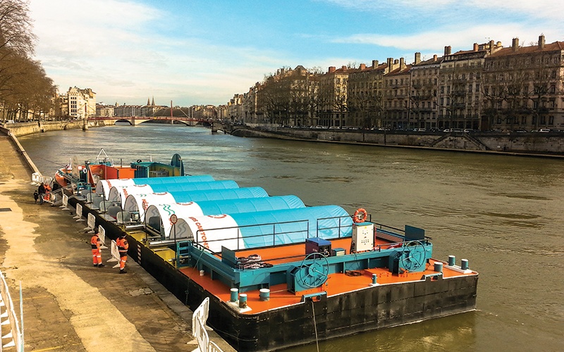 Une déchetterie fluviale au coeur de la ville