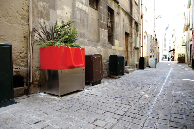 Uritrottoir : des Urinoirs écolos pour fleurir Paris
