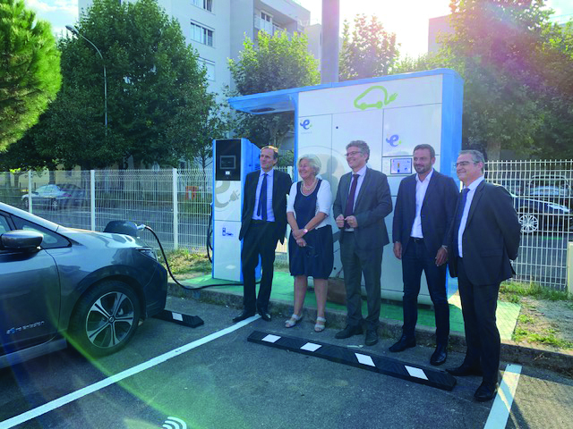 Stations-e invente le mobilier urbain nouvelle génération